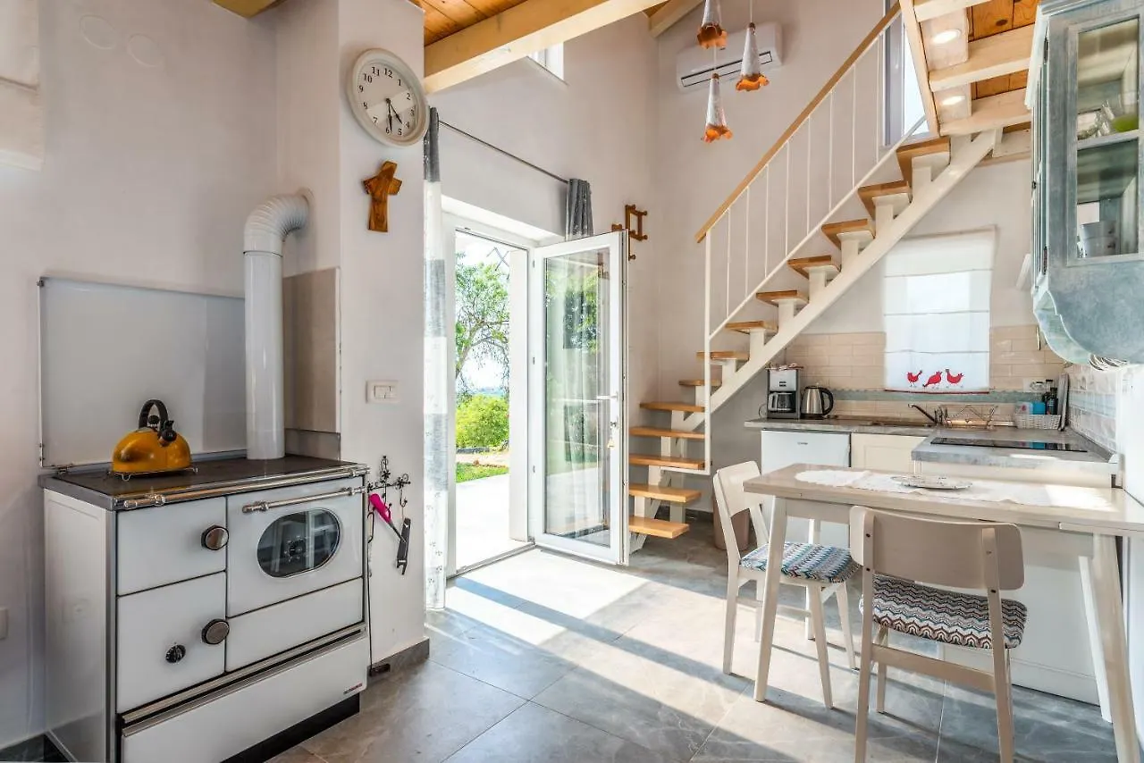 Holiday Home Frankica Linardici 0*,