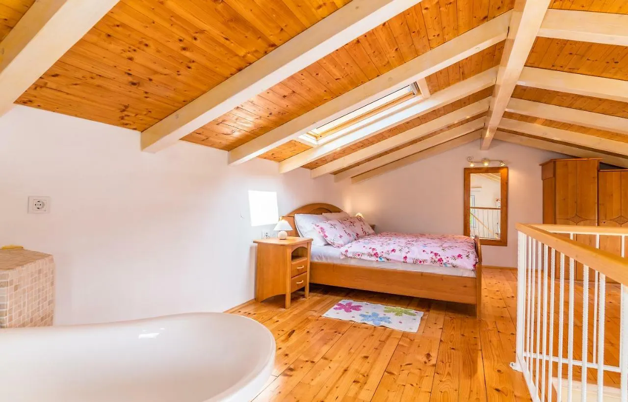 Holiday Home Frankica Linardici